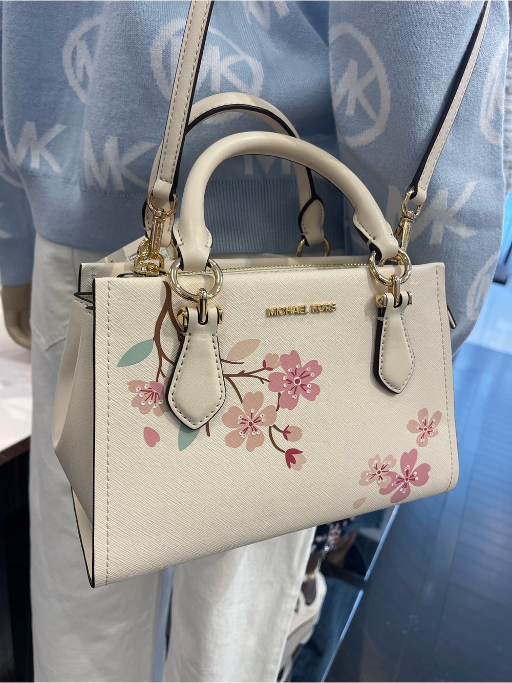 MICHAEL KORS Marilyn Sma Embellished Satchel Crossbody Messenger
Lt Cream
NWT - Picture 13 of 16